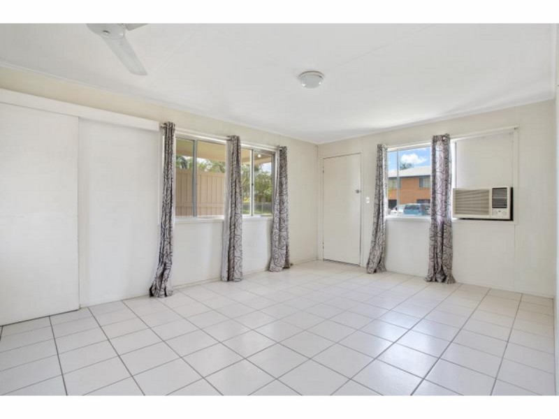 2/11 Sheehan Street, Wandal QLD 4700